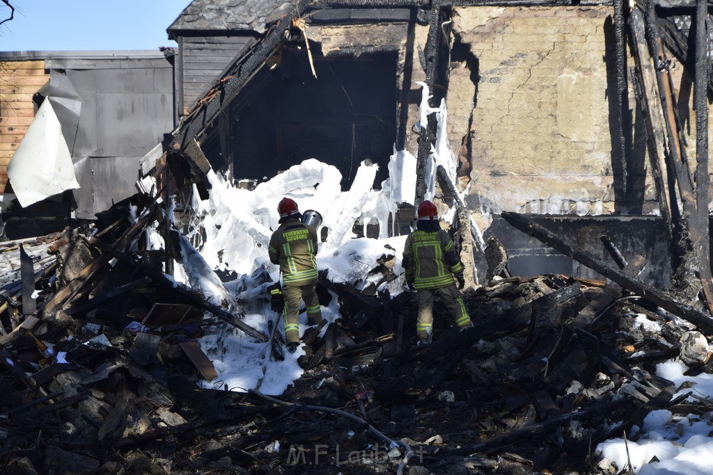 Grossfeuer Einfamilienhaus Siegburg Muehlengrabenstr P1374.JPG - Miklos Laubert